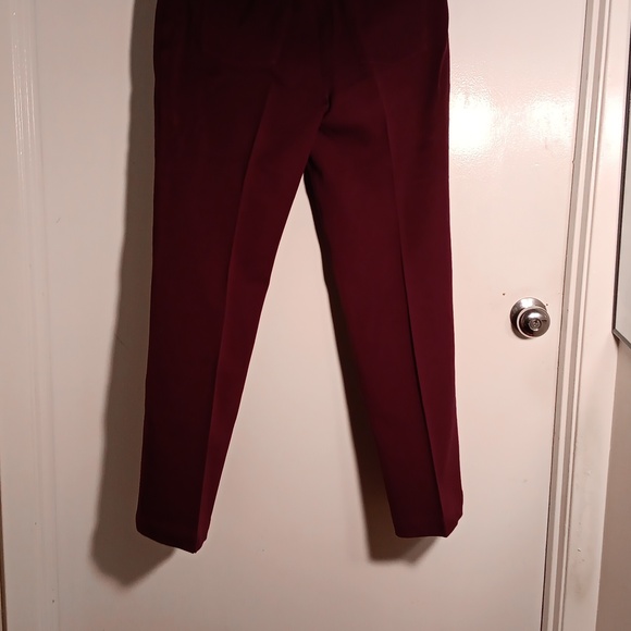 St John Burgundy color jeans size 8 - Picture 5 of 5
